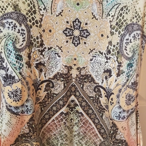 World Unity Embellished Top NWOT - Picture 7 of 8